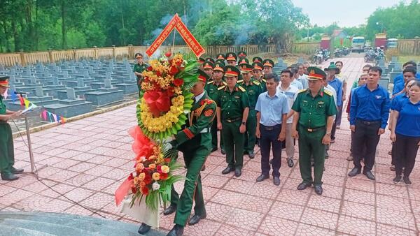 SƯ ĐOÀN 307 VIẾNG NGHĨA TRANG LIỆT SĨ, VIẾNG ĐỒNG CHÍ NGUYỄN NGHIÊM NHÂN KỶ NIỆM 78 NĂM NGÀY THƯƠNG BINH, LIỆT SĨ