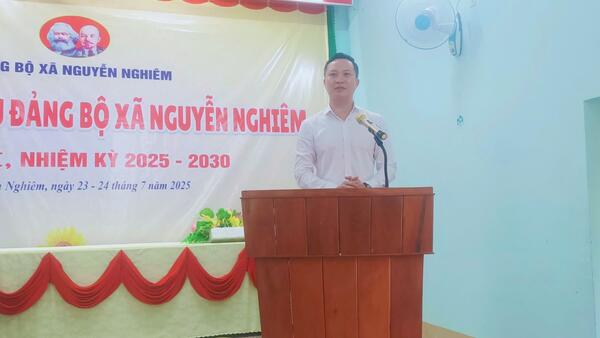 UBND Xã Nguyễn Nghiêm phối hợp với Công ty Cổ phần lọc hóa dầu Bình Sơn tổ chức tặng quà cho gia đình chính sách nhân kỷ niệm 78 năm ngày Thương binh - Liệt sỹ (27/7/1947 - 27/7/2025)
